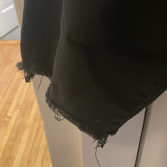 Abercrombie and Fitch
Curve Love High Rise Super Skinny Ankle Jeans
BLACK
35R - Picture 4 of 6